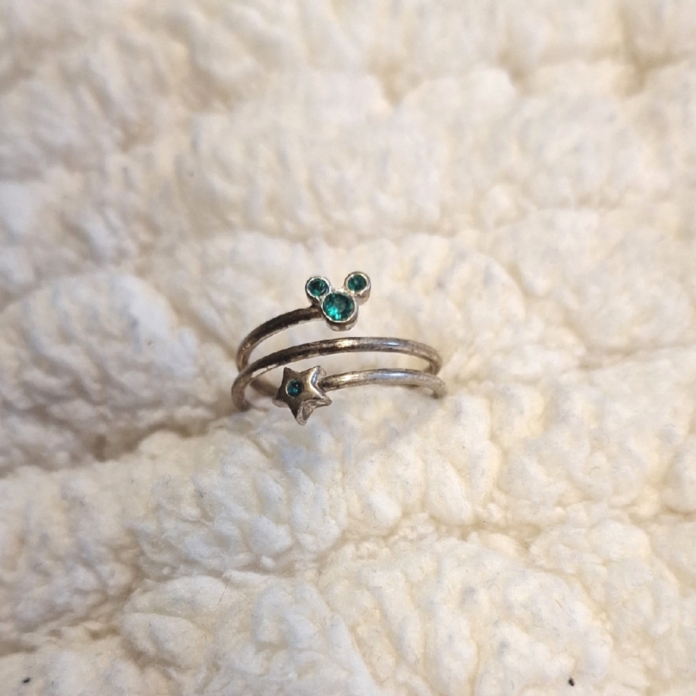 Disney Ring with Emerald Gemstone **Needs To Be Restored!**
